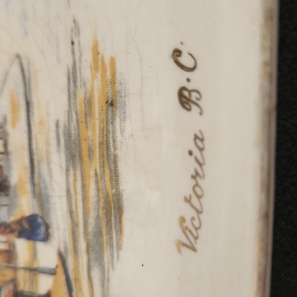 VINTAGE VICTORIA B.C. ENGLAND LANCASTER LTD & SANDLAND WARE SOUVENIR BUTTER DISH - Picture 3 of 11